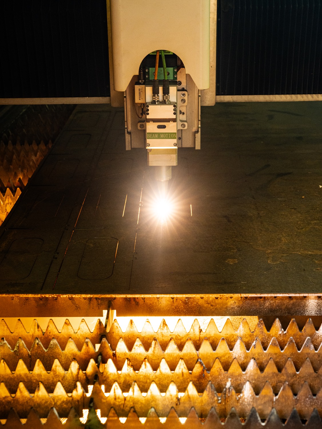 6kW fiber laser cutting